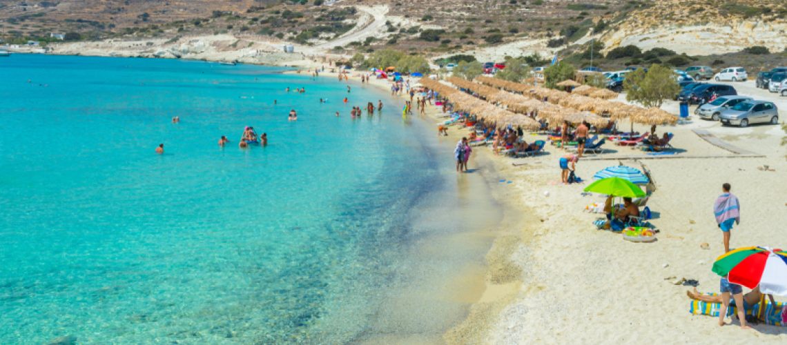prasa-paralia-kimolos-kosmos